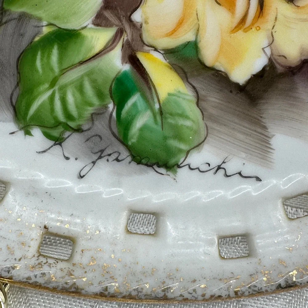 Vintage Decorative Pierced Plate White Gold Fruit Floral Reticulated Plate Wall